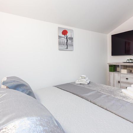 Apartments Cro Adria Stay メドゥリン エクステリア 写真